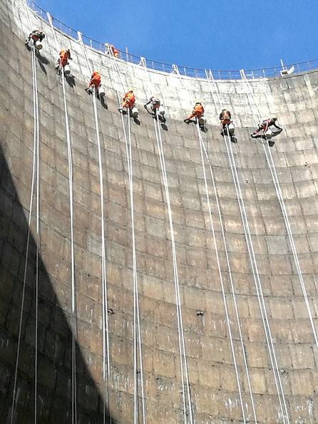 國華盤山發電廠  1#2#冷卻塔內壁防腐
